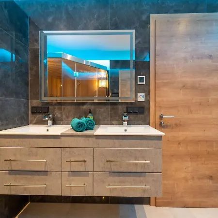 Daire High Class Apartment Near Saalbach Hinterglemm