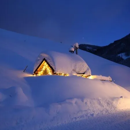 High Class Apartment Near Saalbach Hinterglemm Daire